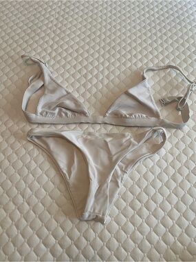 Women's Cream Triangle Bikini Set - Classic Two-Piece Swimwear